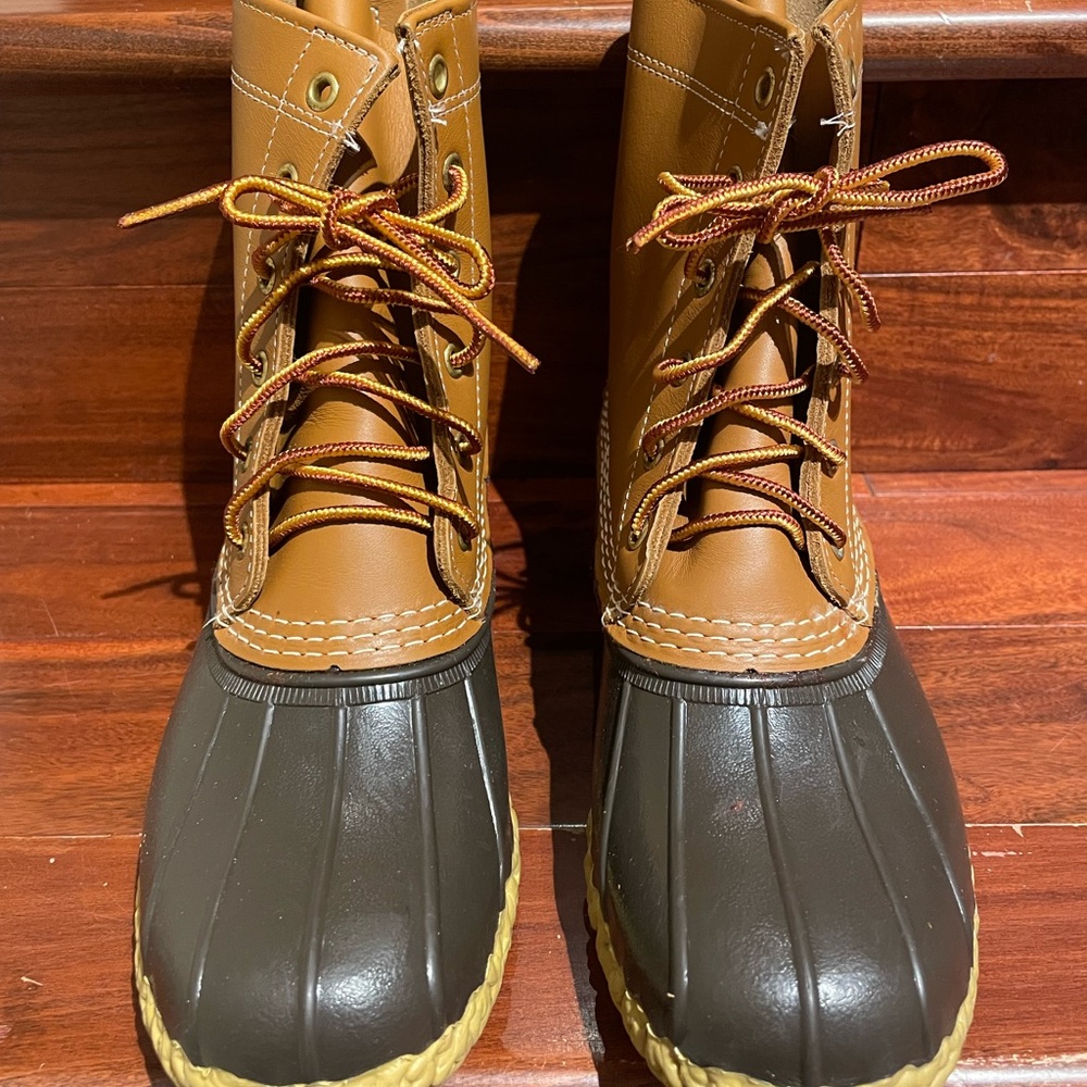 LL Bean Ladies waterproof duck boots - Picture 1 of 5